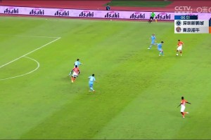 青島海牛2-0領(lǐng)先深圳新鵬城！康瓜點(diǎn)射破門建功